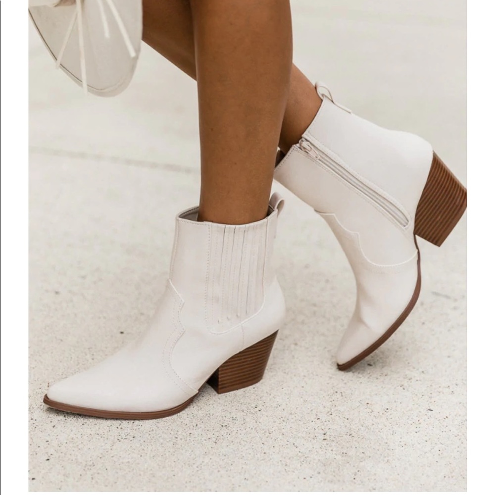DARBY POINTED TOE BEIGE WESTERN BOOT